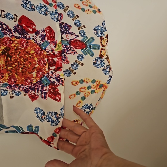 OVI Raglan sleeve hi lo top gray and jewel pattern sz.S EUC - Picture 6 of 7